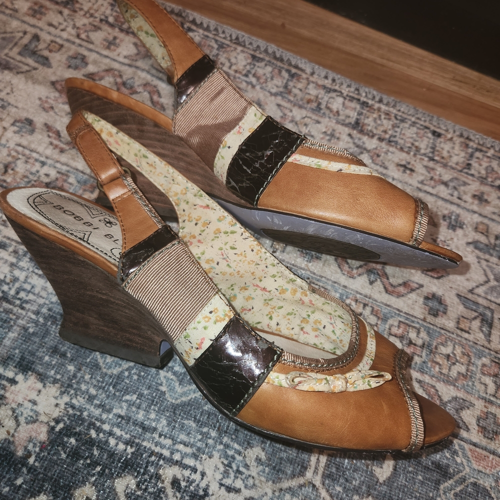 Bobbi Blu Tan Wedge Sandals